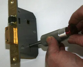 Yorba Linda Locksmith Yorba Linda, CA 714-933-1270 - 9a-locks-change
